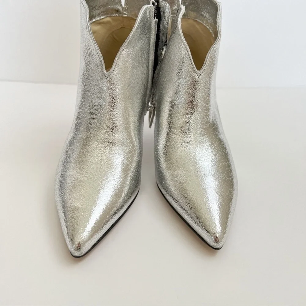 Anthropologie Ivylee Copenhagen Vivian Silver Metallic Ankle Boots 5.5 Pointed